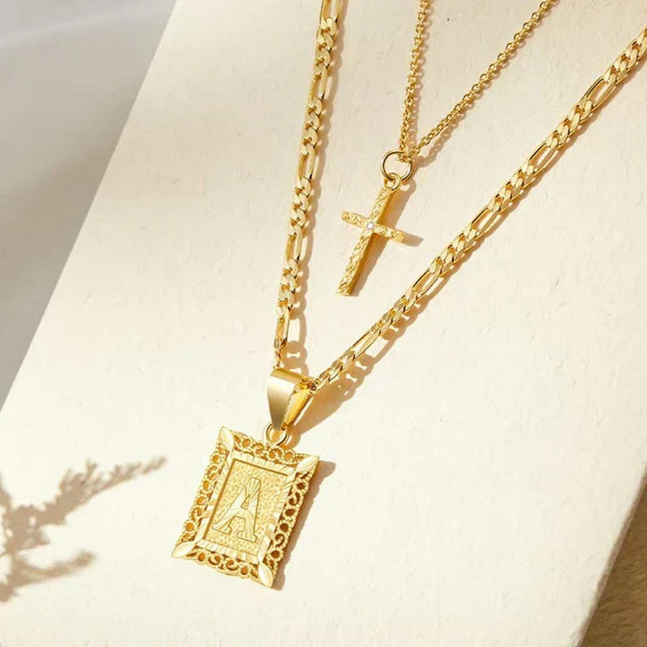 Conjunto Collar Cruz e Inicial