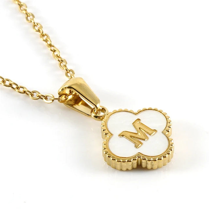 Collar de inicial en forma
