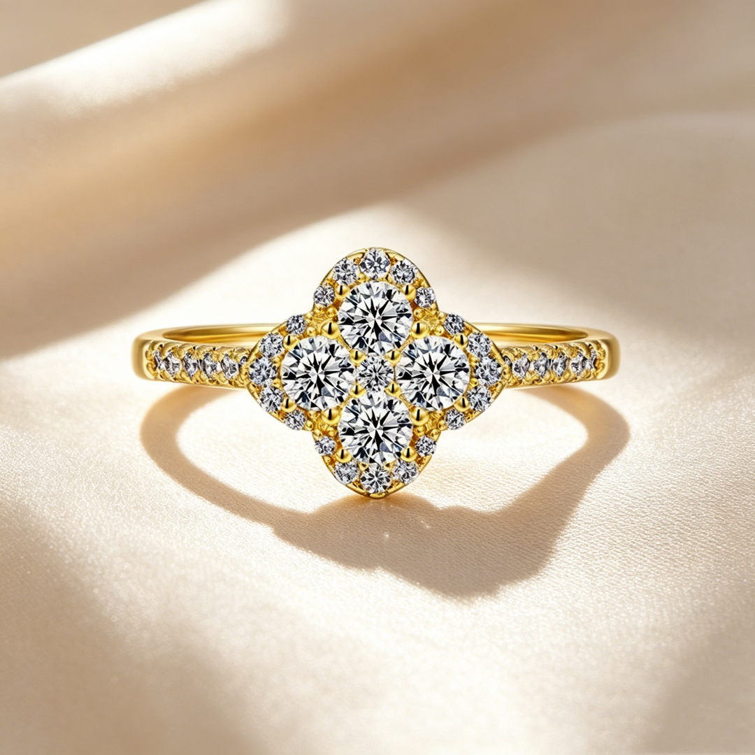 Anillo Trébol Minimalista