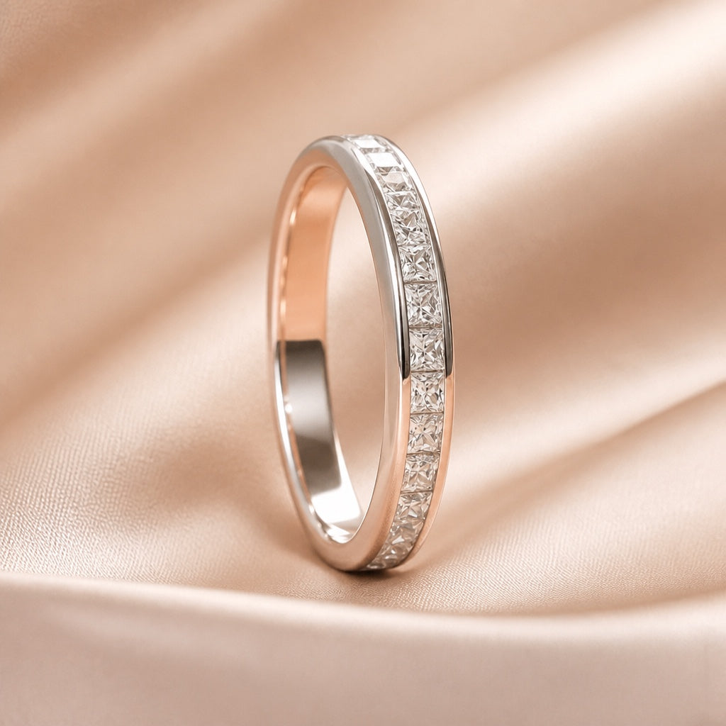 Anillo Elegante con Circonitas