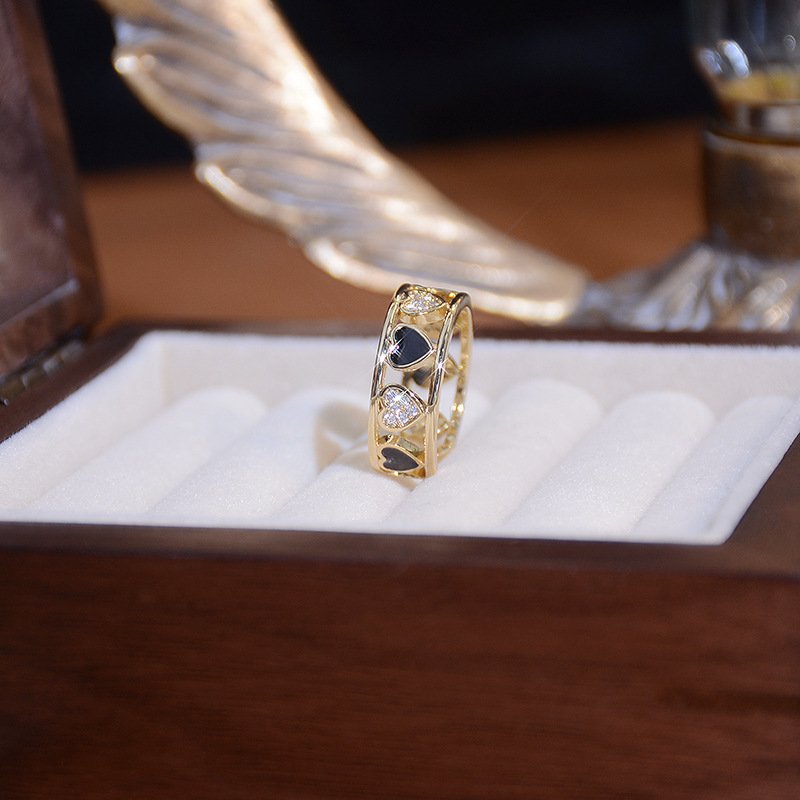 Anillo abierto de corazón con circonitas