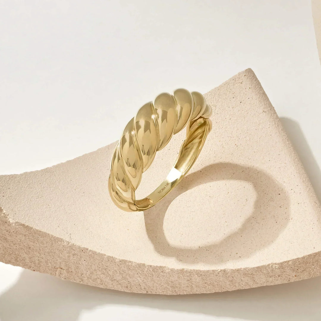 Anillo Croissant Dorado