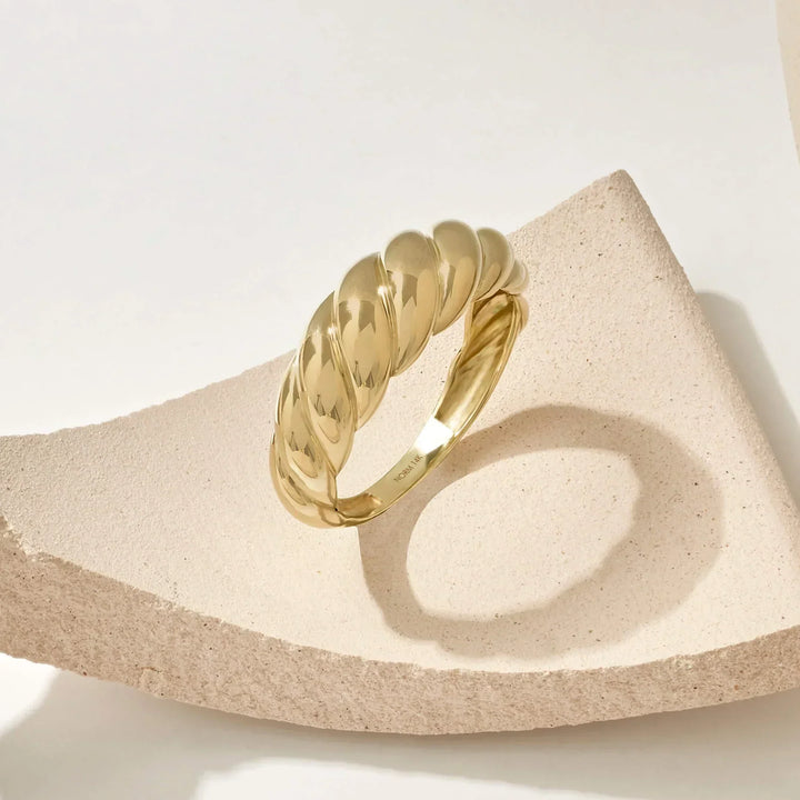 Anillo Croissant Dorado