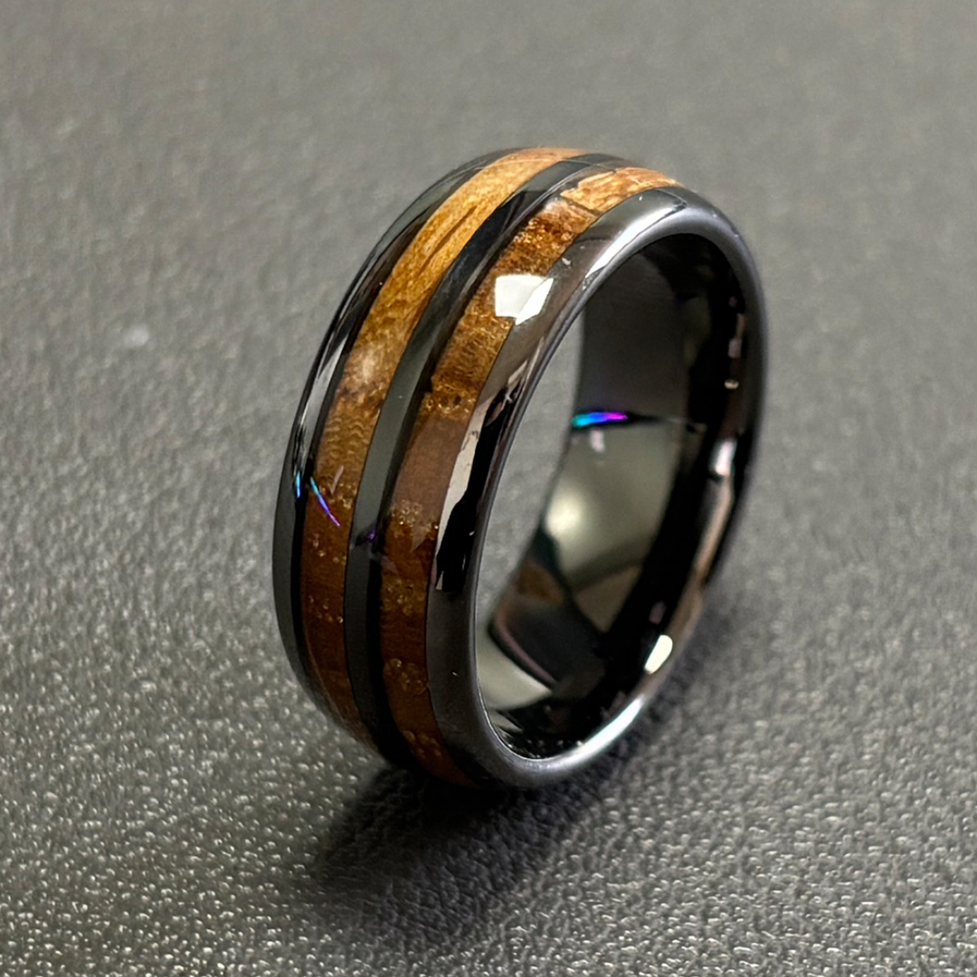 Anillo Negro con Madera