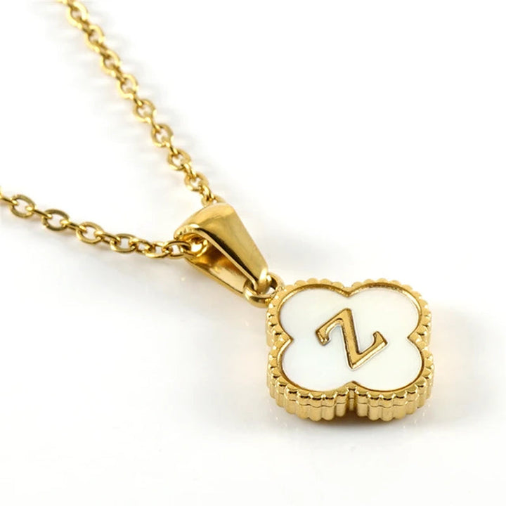 Collar de inicial en forma