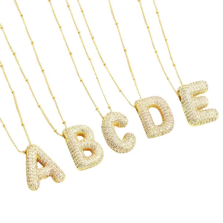 Collar Inicial en Relieve