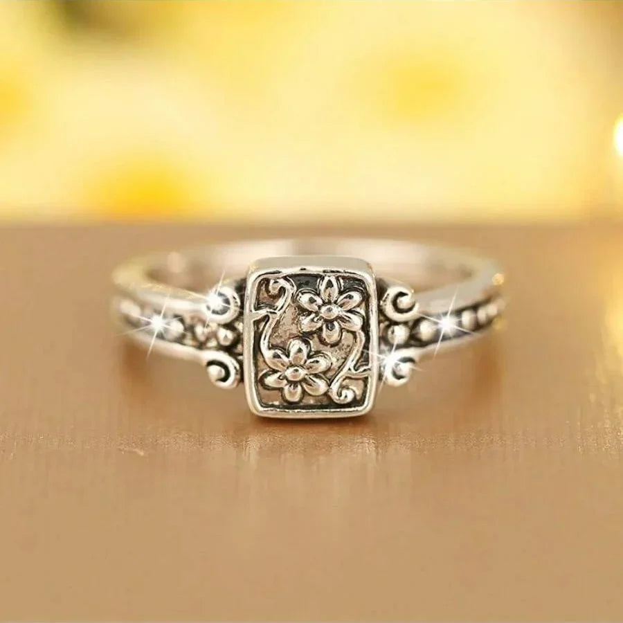 Anillo Boho Flor Tallada
