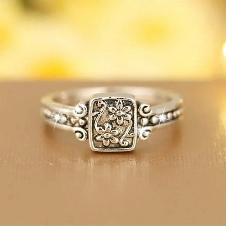 Anillo Boho Flor Tallada