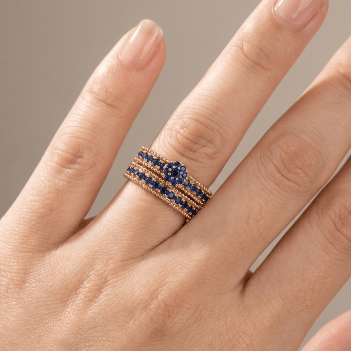 Conjunto Apilable con Zafiro Azul de Oro