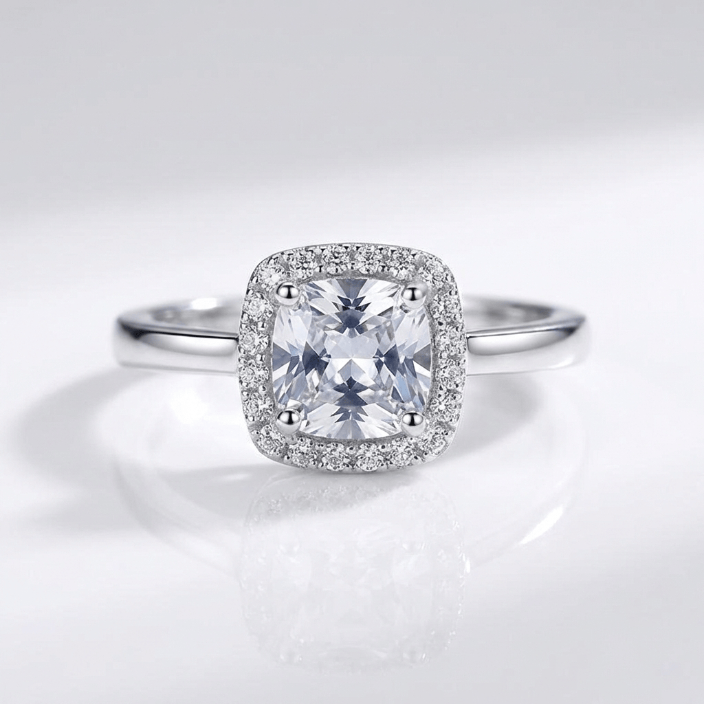 Anillo Halo con Circonita Plateado