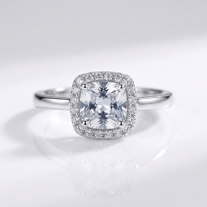 Anillo Halo con Circonita Plateado