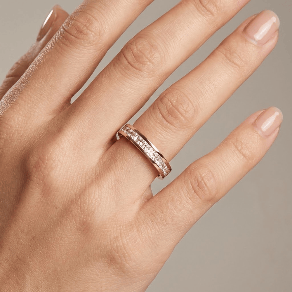 Anillo con Circonita de Oro Rosa