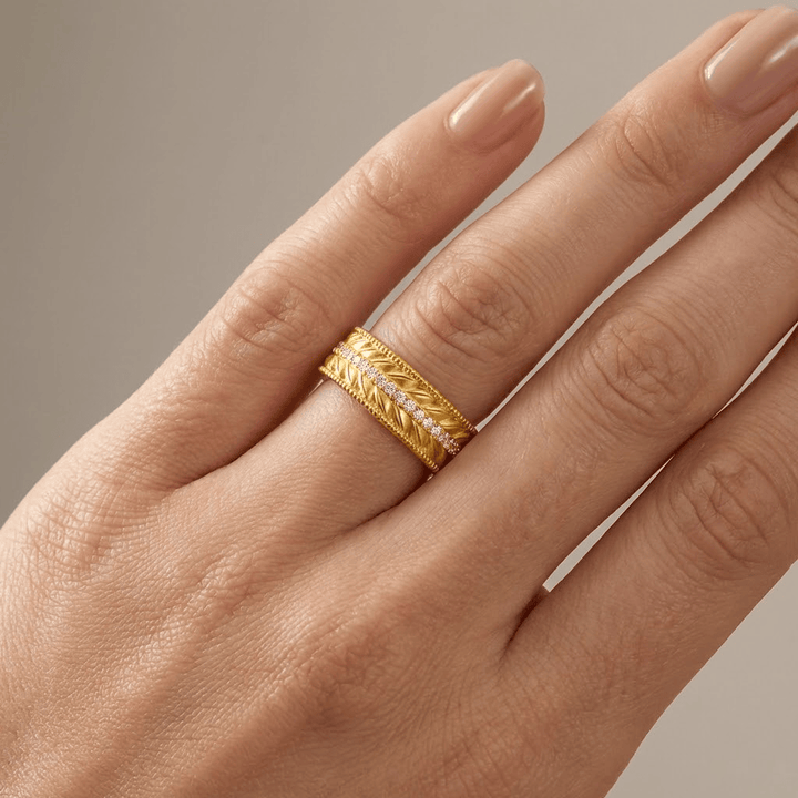 Anillo Texturizado de Oro