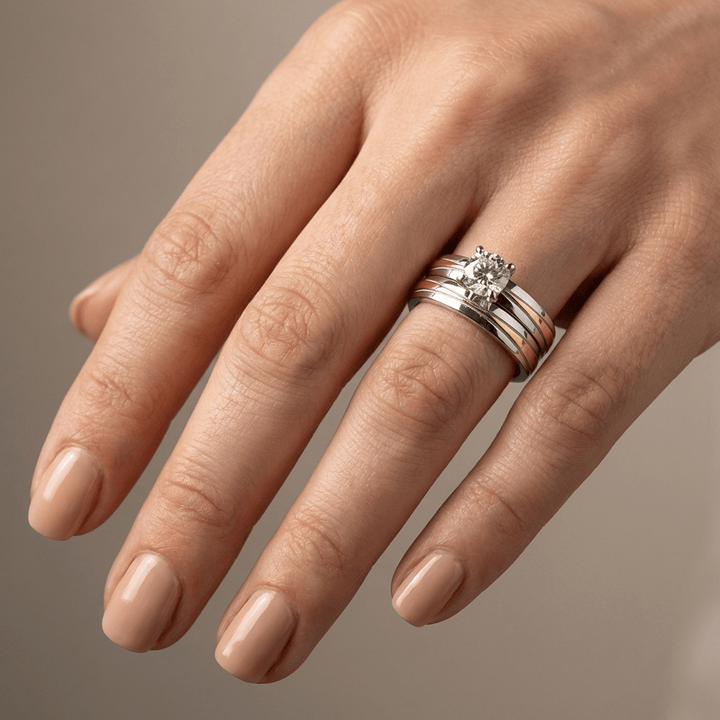 Anillo con Rayas y Cristal Bicolor