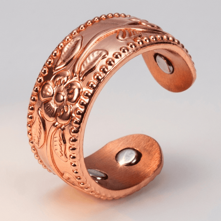 Anillo Ornamentado Tallado Ajustable de Oro Rosa