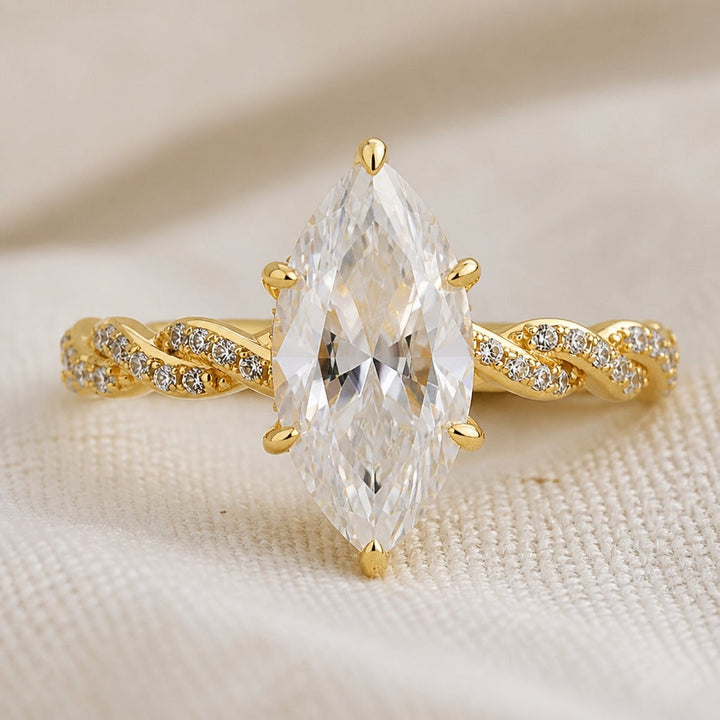 Anillo Marquesa con Cristal de Oro
