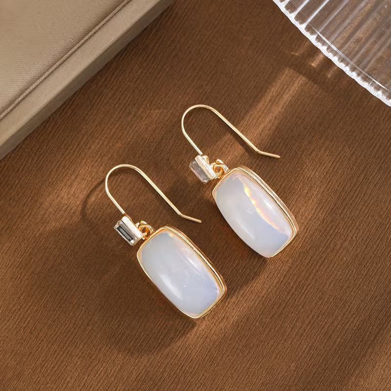 Pendientes Ópalo Blanco de Oro Elegantes