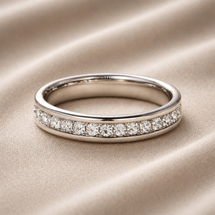Anillo Circonitas Brillantes Oro Blanco