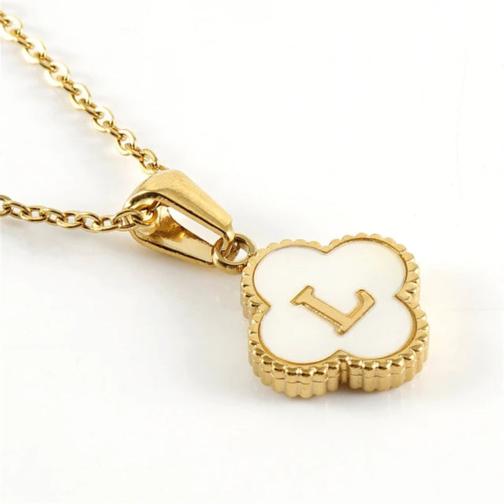 Collar de inicial en forma