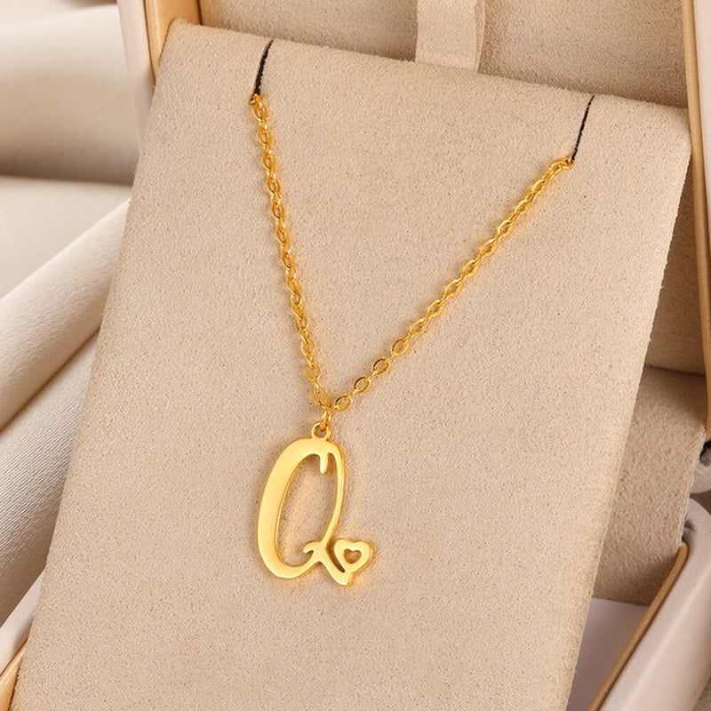 Collares con colgante de inicial