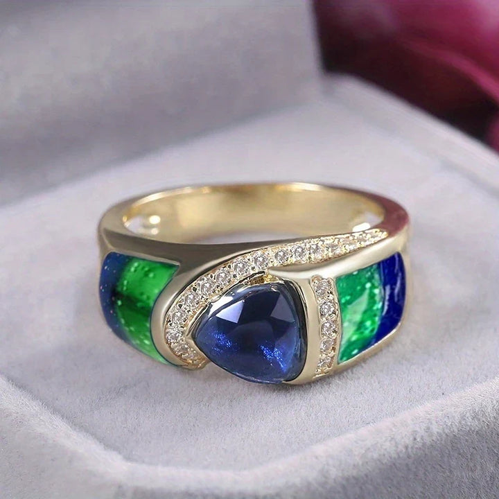 Anillo Elegante de Corte Triangular Estilo