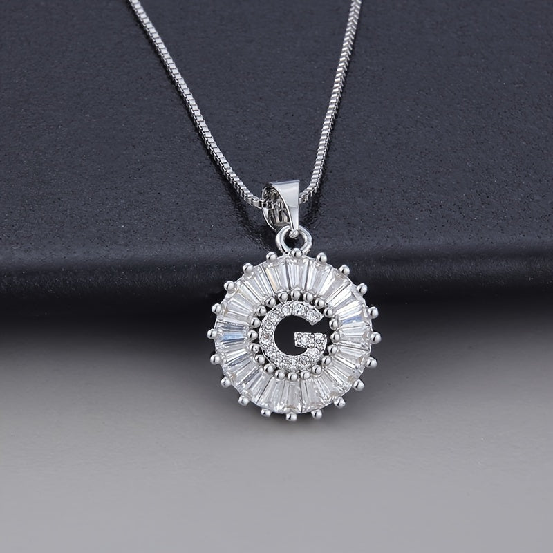 Collar Inicial con Circonitas Oro Blanco