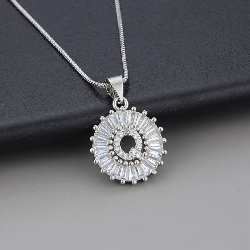 Collar Inicial con Circonitas Oro Blanco