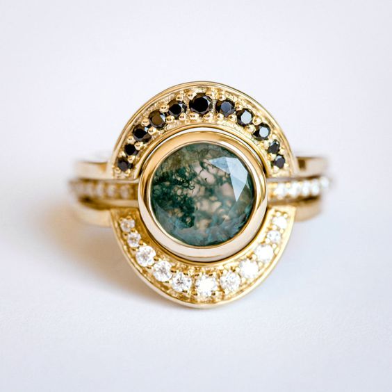 Anillo Vintage con Ojo y Piedra Verde