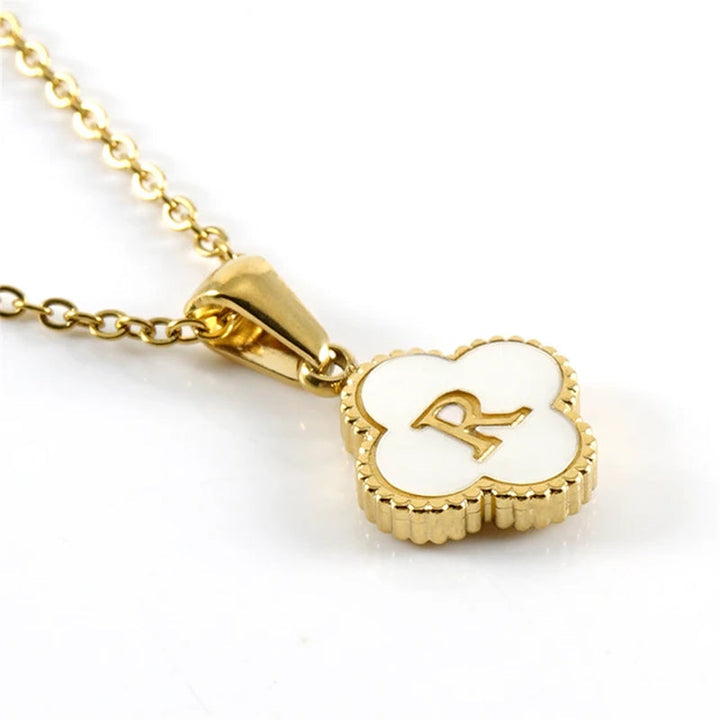 Collar de inicial en forma
