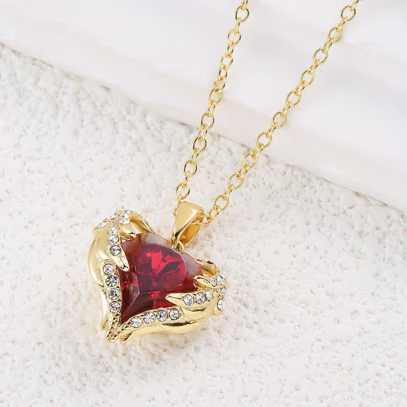 Collar corazón de rubí Angel Embrace