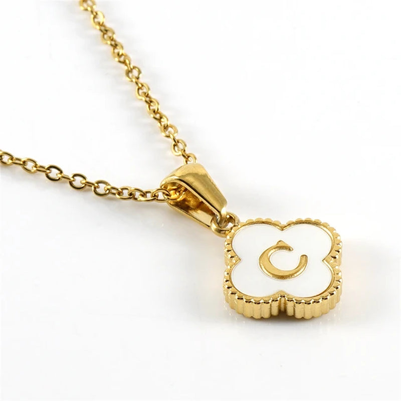 Collar de inicial en forma