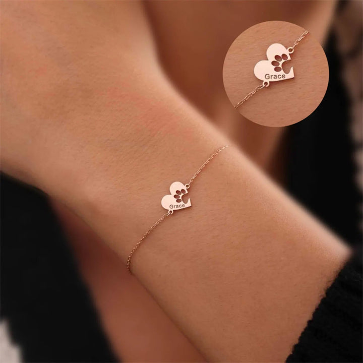 Pulsera puesta en la muñeca
