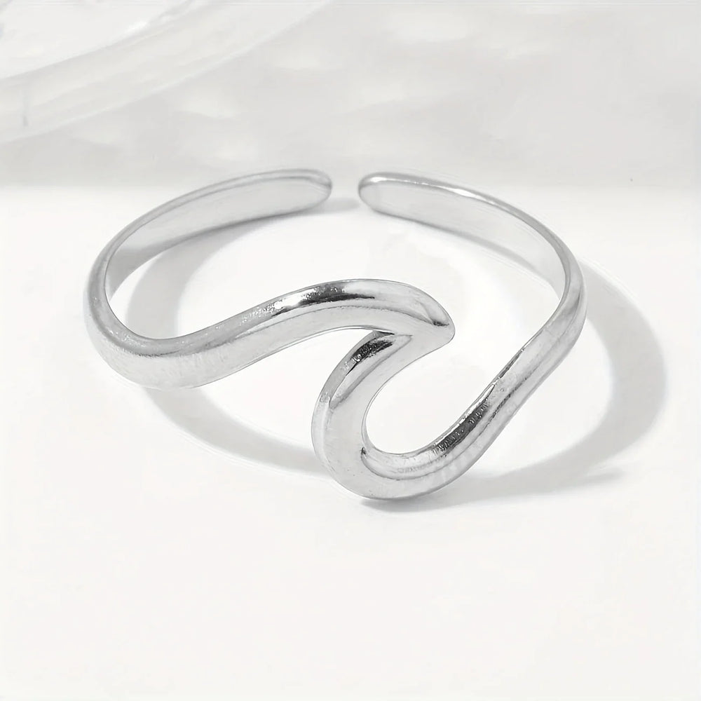 Anillo Ajustable con Diseño de Onda