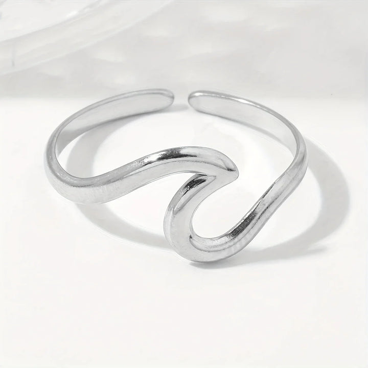 Anillo Ajustable con Diseño de Onda
