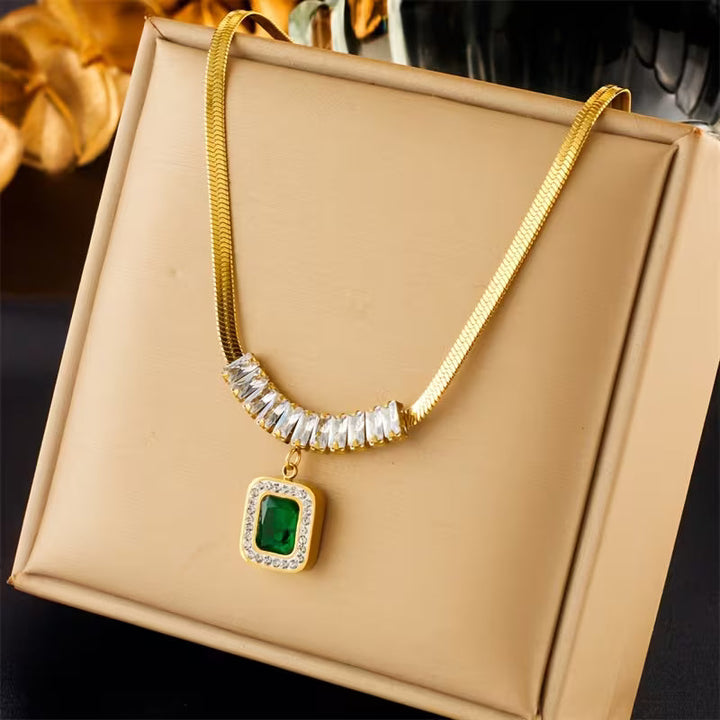 Collar Regalia Prismen con esmeralda Oro