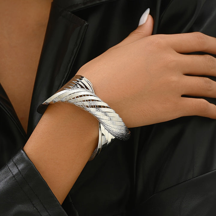 Brazalete Rígido Retorcido Oro Blanco Mate