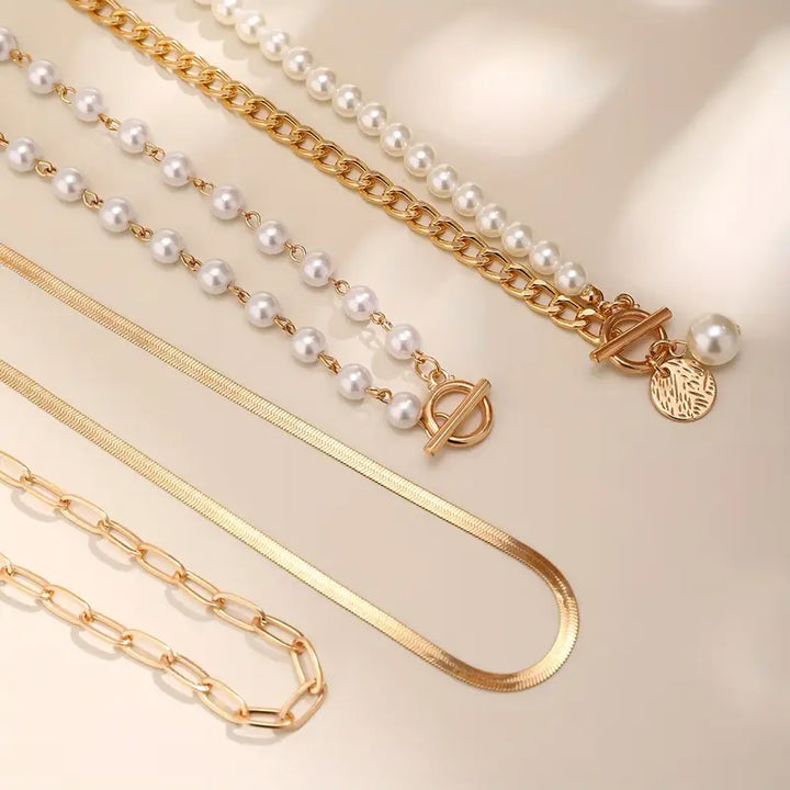 Conjunto de Collares en Capas con Perlas Modernas