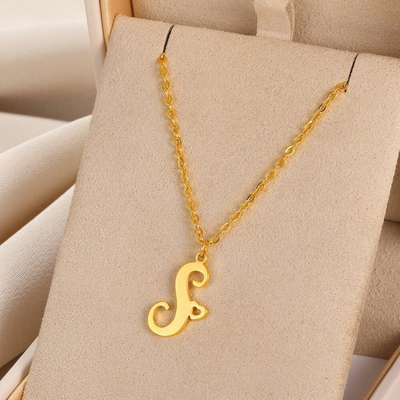 Collares con colgante de inicial