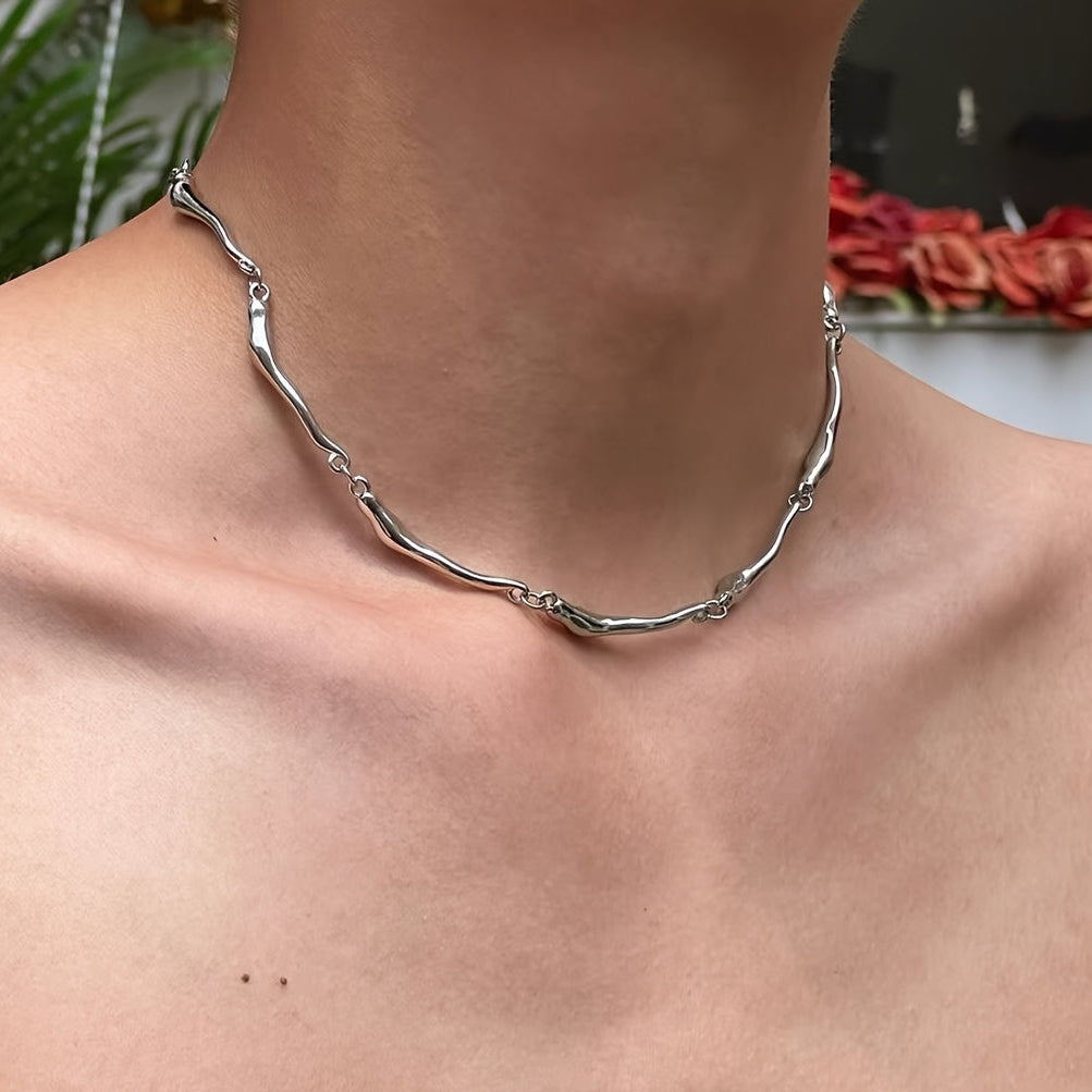 Collar Ondas Retorcido Oro Blanco