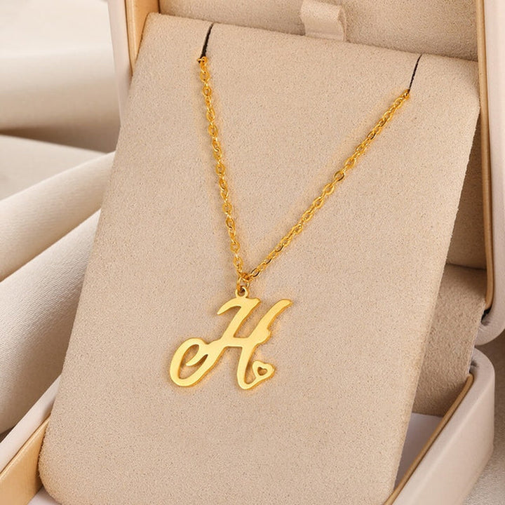 Collares con colgante de inicial