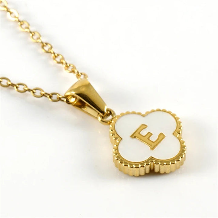 Collar de inicial en forma