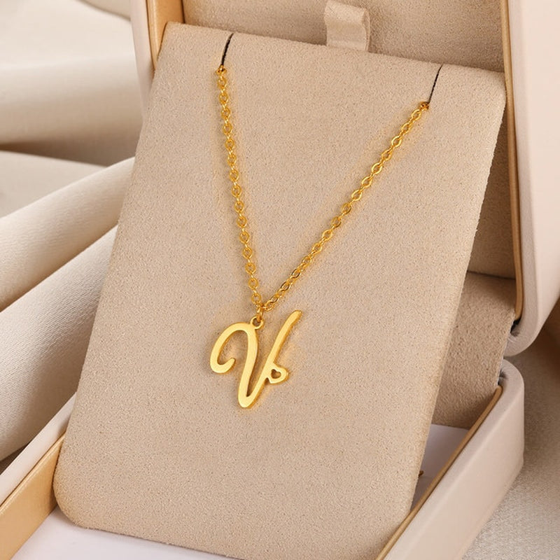 Collares con colgante de inicial