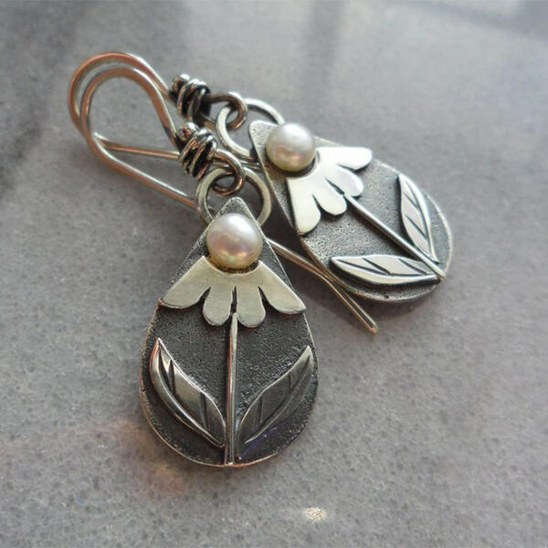 Pendientes con Lágrima y Flor