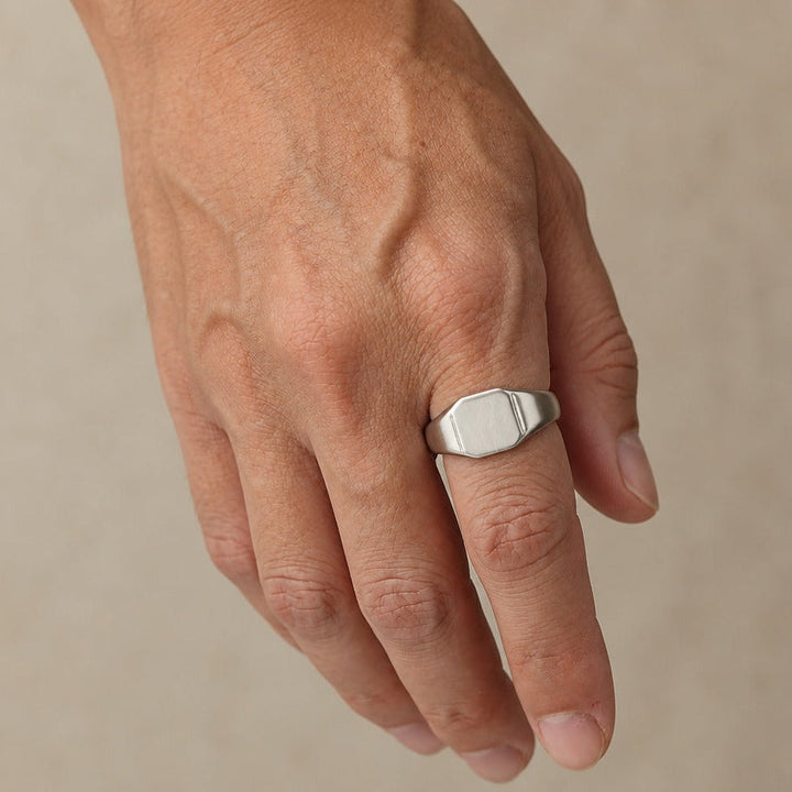 Anillo Sello Cuadrado Oro Blanco