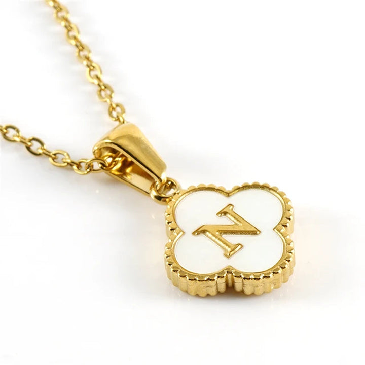 Collar de inicial en forma