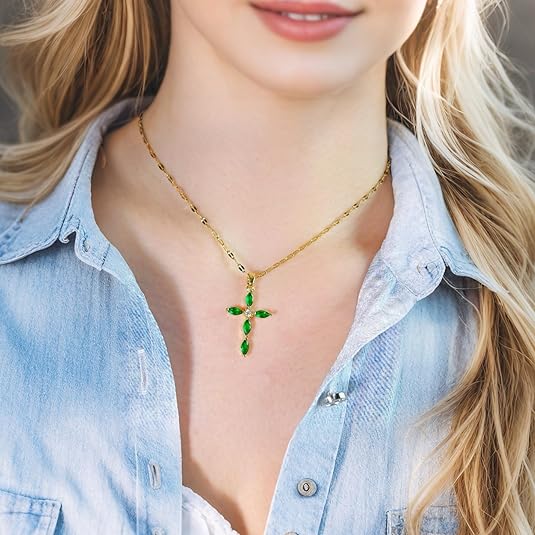 Collar cruz de esmeralda Oro