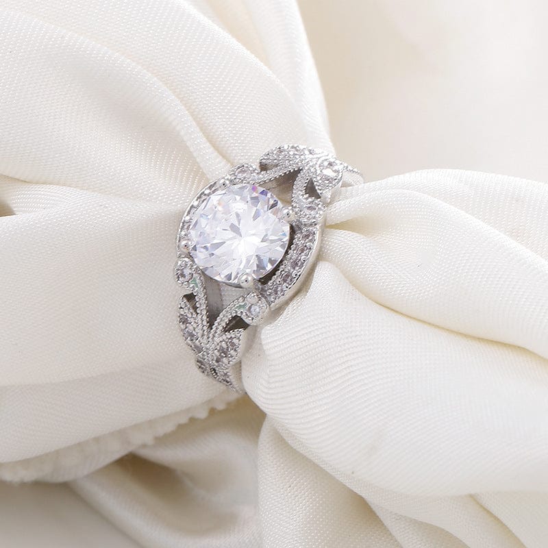 Anillo Vintage Trenzado con Circonita Plateado