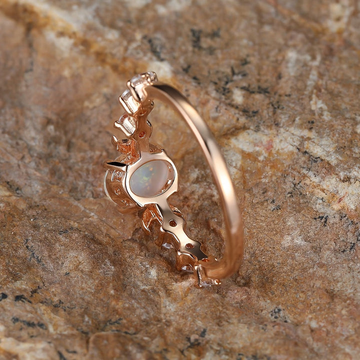 Anillo Luna Creciente de Ópalo