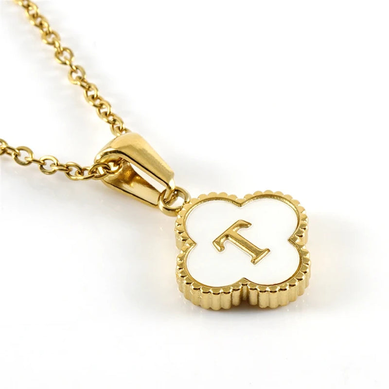 Collar de inicial en forma