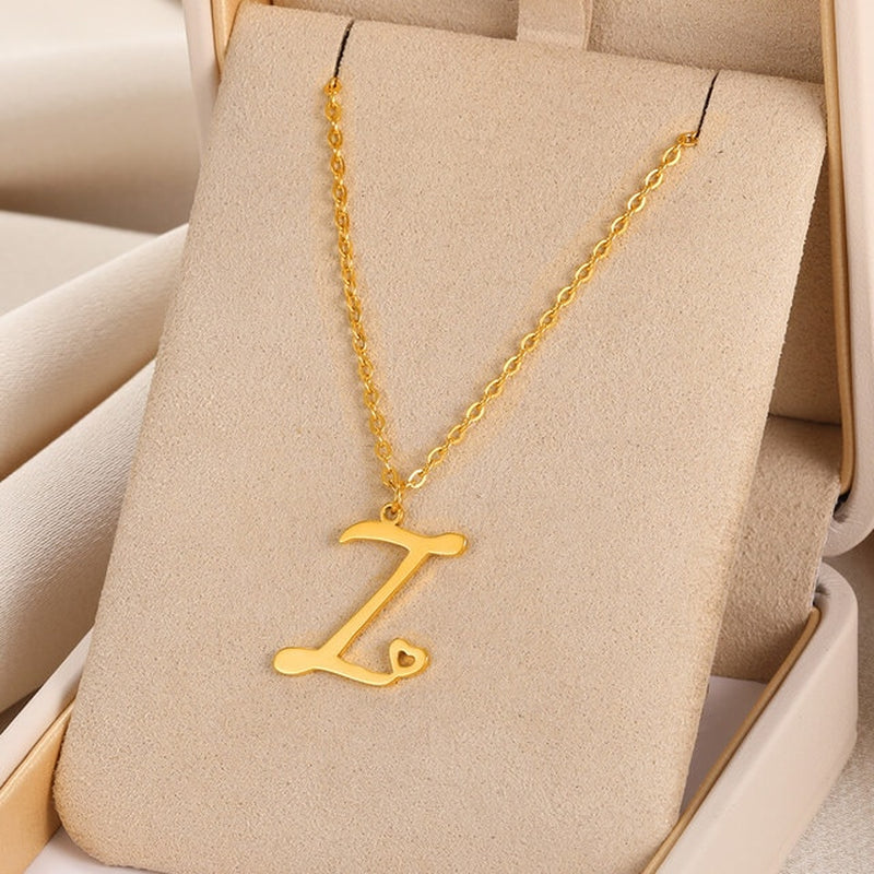 Collares con colgante de inicial